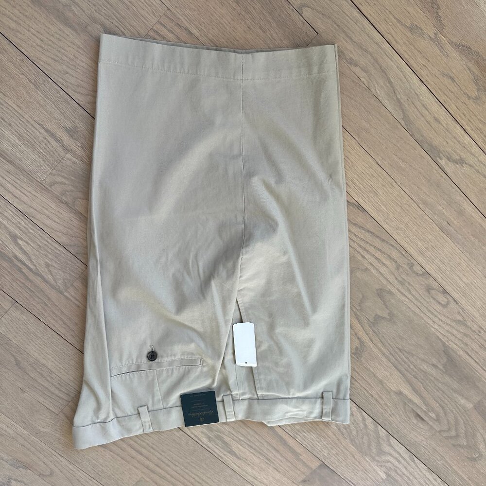 Mens Brand New Shorts size 40W